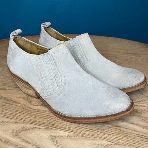 J. Shoes Eyre Gray Suede Booties Western Slip On Block Heel Boots Women’s Size 9